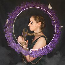 Cut you off . Studio Photograph, Portrait Photograph, Photograph, Post-production, Fine-Art Photograph, Photo Retouching, Photomontage, and Self-Portrait Photograph project by Gitti Lohr - 07.01.2025