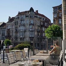 Summer morning in the city. Un proyecto de Fotografía, Fotografía documental, Fotografía en exteriores, Fotografía Lifest y le de Alisa Koning - 02.07.2025