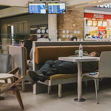 Vida de aeropuertos. Een project van Fotografie, Fotografische postproductie, Buitenfotografie y  Documentairefotografie van MAURICIO BAHAMONDE CANUMAN - 10.07.2025