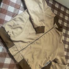 Classic bomber jacket. Un proyecto de Diseño de moda, Patronaje, confección			 y Costura de José Luis Galarza Beltrán - 12.07.2025