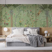 Green Tropical Chinoiserie Wallpaper. Un proyecto de Diseño de interiores y Decoración de interiores de Wallanza wallpaper - 22.07.2025