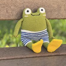 AMIGURUMI SAPO . % Catarina Cerol tarafından hazırlanan Kendin Yap, Amigurumi, Ve Tığ işi projesi - 07.22.2025