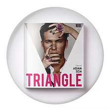 Revista Triangle. Een project van Grafisch ontwerp, Fotografie,  Ontwerp, Marketing,  Creativiteit, Communicatie,  Modeontwerp, Digitale fotografie, Digitaal ontwerp, Retoucheren van foto's, T, pografie,  Reclame y Logo-ontwerp van Maricarmen Alcalá Cámara - 24.07.2025