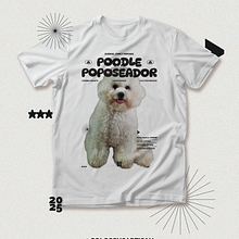 Poodle Poposeador T-Shirt Ein Projekt aus dem Bereich T, pografie, T, pografisches Design, Digitale Illustration, Mode-Illustration, Prägung und Textildruck von Enrique Mendoza - 27.07.2025