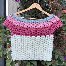 Top a crochet. Crochet, DIY, Fashion Design, Fiber Arts, and Textile Design project by Judith Hernández - 07.29.2025