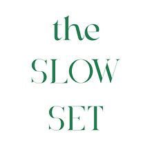 The Slow Set. Br, ing e Identidade, Teoria da cor, Design, Gestão de design, Design digital, Design editorial, Design gráfico, Design de logotipo, Tipografia, e Desenho tipográfico projeto de Liliana María Tamez Arizpe - 31.07.2025