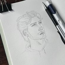 Sketchbook de retrato explora el rostro humano. Drawing, Pencil Drawing, Sketchbook, and Sketching project by Andrea Montero - 08.02.2025