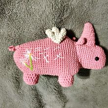 Amigurumi Rinoceronte . Arts, Crafts, To, Design, DIY, Fiber Arts, Crochet, Amigurumi, and Textile Design project by Mari Lemon - 08.10.2025