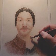 Retrato em pastel seco. Un proyecto de Bellas Artes, Dibujo, Dibujo de Retrato, Dibujo realista e Ilustración tradicional de Antonio Schrega - 18.08.2025