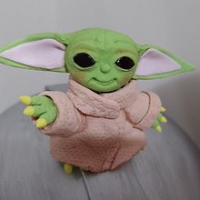 Baby Yoda en pasta de azúcar . Un progetto di Decorazione di torte, Design di torte, Decorazioni per torte, Arte commestibile e Fondant di guliana mejia molina - 19.08.2025