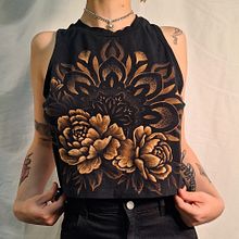 Peony and Mandala Ein Projekt aus dem Bereich Modedesign von Elisa Kivi - 27.08.2025