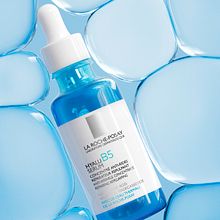 La Roche Posay Ein Projekt aus dem Bereich 3-D-Design, 3D, Produktdesign, Digitales Design, 3-D-Modellierung, Beleuchtungsdesign, Produktfotografie, Fotografie für Instagram und Social Media Design von Ursula Martin - 29.08.2025