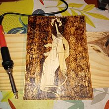 Pirograbado en madera de pino. Artesanato, DIY e Ilustração tradicional projeto de Andrea Ribeiro - 08.09.2025