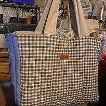 Sacs Upcycling. Un proyecto de Artesanía, DIY, Diseño de moda, Pattern Design, Patronaje, confección			, Costura y Diseño textil de Yuliya Delcer Paseka - 14.09.2025