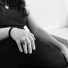 No salvé al mundo, pero bueno… ahora hago joyas. Projekt z dziedziny Komunikacja, Marketing treści, Cop, writing, Marketing, Stor i telling użytkownika Victoria Arias - 18.09.2025