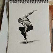 Dibuix artístic: Estudi anatòmic d'una pose complexa Ein Projekt aus dem Bereich Anatomische Zeichnung und Realistische Zeichnung von Yasmín Torres Cortés - 27.09.2025