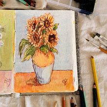 Reinterpreting Van Gogh's Sunflowers with Gouache and Colored Pencils. Un projet de Illustration traditionnelle, Artisanat, Beaux Arts, Peinture, Créativité, Dessin, Dessin aux cra, ons de couleur , et Design de papeterie de Ibtihel Ben Salah - 29.09.2025