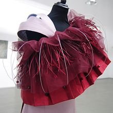 premio joven diseñador. Een project van  Modeontwerp van Rebeca Merayo Álvarez - 02.10.2025