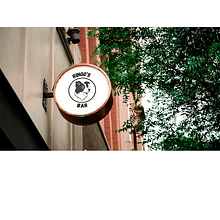 Ringo's Bar. Communication, Cop, writing, Marketing, Content Marketing, Stor, and telling project by thaysrosane - 10.08.2025