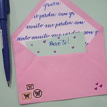 envelope. Traditional illustration, Lettering, and Hand Lettering project by Vivian Freitas Pereira - 10.09.2025