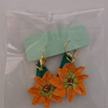 Brinco de Girassol em origami. Projekt z dziedziny Projektowanie dodatków, Craft, DIY, Projektowanie mod, Projektowanie biżuterii i Papercraft użytkownika ce2fexsai - 21.10.2025