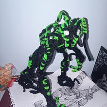 Insecto humanoide. Un proyecto de Diseño de personajes de mindy_villarroel1403 - 21.10.2025