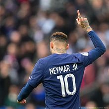 La historia de Neymar Jr. Projekt z dziedziny Sztuczna Inteligencja, Tworzenie Treści z AI, Marketing treści, Tworzenie treści i Portale społecznościowe użytkownika José Alejandro Pluas Tutiven - 22.10.2025