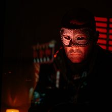la finestra di fronte. Un proyecto de Retoque fotográfico, Composición fotográfica, Iluminación fotográfica, Fotografía y Post-producción fotográfica		 de Francesco di Coste - 24.10.2025