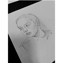Rysunek twarzy kobiety. Un projet de Dessin artistique, Dessin, Dessin de portrait, Carnet de croquis , et Esquisse  de Justyna Orszulak - 24.10.2025