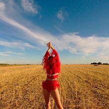 qué bonita es la amapola. Fashion Design, Art Direction, Patternmaking, Dressmaking, and Photograph project by Nebai Diez Laso - 10.29.2025