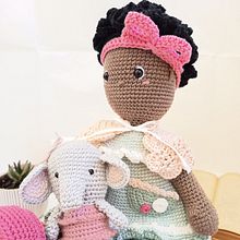 Amigurumi: a minha Lily Ann . Un progetto di Amigurumi, Artigianato, Uncinetto, Textile Design e Design di giocattoli di Patrícia Ferreira - 08.11.2025