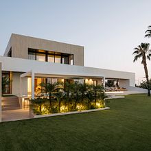 Vila Martin Encargo de reportage arquitectónico . Een project van Architectuur, Interactief ontwerp, Fotografie,  Architectuurfotografie e Interieurfotografie van Rodrigo Gorinho - 18.11.2025