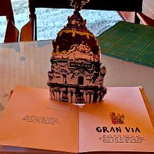 Pop-up Madrid. Een project van Craft,  Boekbinding, Creativiteit met kinderen y Papercraft van silbriz - 30.11.2025