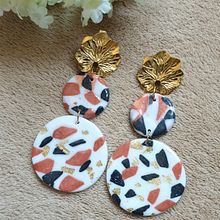 Ma première boucle. Un projet de Création d'accessoires, Artisanat, DIY , et Design de bijoux de jessicaedmond974 - 17.12.2025