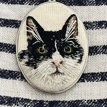 Minibordado realista. Embroider, Jewelr, Design, and Textile Design project by sayudeh - 12.25.2025