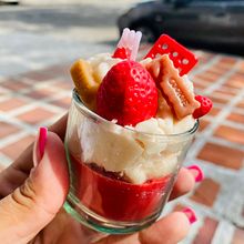 Vela tipo postre ❤️. DIY, Interior Design, and Product Design project by Sharick Tatiana Ramírez - 01.05.2026