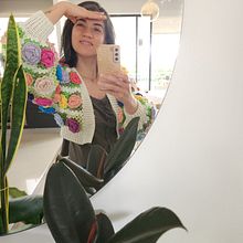 Cardigan soñado con Granny Square. Crochet, DIY, Fashion Design, Fiber Arts, and Textile Design project by Natalia Contreras - 01.25.2026