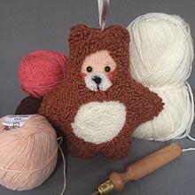 Soft Paws – Punch Needle Teddy . % mcetin tarafından hazırlanan Nakış, Dekorasyon, Sanat Oyuncakları, Delme İğnesi, Ve Tekstil Tasarımı projesi - 01.28.2026