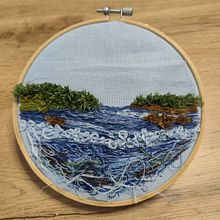 A água parada corre ao longo das margens.. Bordado, e DIY projeto de Małgorzata Karpicka - 30.01.2026