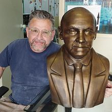 Busto fiel. Arts, Crafts, Fine Arts, Sculpture, Creativit, Figure Drawing, and Portrait Drawing project by Everaldo machado - 01.30.2026