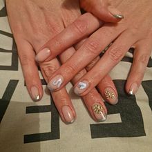 Bohemian Snake French Nails. Un proyecto de Pintura decorativa, Diseño, Ilustración tradicional, Pintura y Pattern Design de katherine_adamson - 16.02.2026