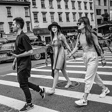 The Heart of the Street: Poems and Photographs from New York . % Jean-Francois Cleroux tarafından hazırlanan Fotoğrafçılık, Ve Sokak Sanatı projesi - 04.16.2026