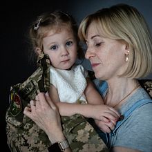 The Sense of Touch. Un progetto di Fotografia documentaria e Fotografia di Katya Moskalyuk - 17.04.2026