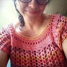 Blusas a crochet con técnicas coloridas. Crochet, DIY, Fashion Design, Fiber Arts, and Textile Design project by Claudia Pérez - 04.29.2026