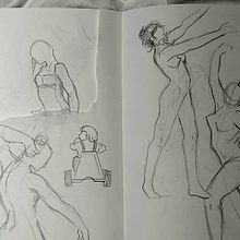 Esbossos de cos humà en moviment - DIB. ART.. Un proyecto de Ilustración tradicional y Dibujo de Laia Cuesta Z. - 04.05.2026