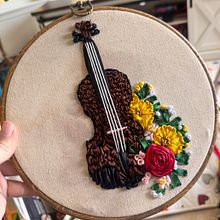 Violin embroidery . Bordir proyek oleh teresalrivera1 - 05.15.2026