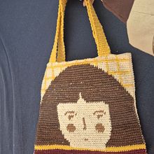 Bolsa de crochê com técnica Tapestry. Crochê, Design de acessórios, DIY, Pattern Design, Tecido, e Design têxtil projeto de Luiza Prevedel - 03.06.2026