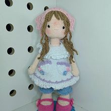 Muñeca Romántica: Lily Ann . % Liliana García Reyes tarafından hazırlanan Sanat ve El Sanatları, Oyuncak Tasarımı, Elyaf Sanatları, Tığ işi, Amigurumi, Ve Tekstil Tasarımı projesi - 07.05.2026