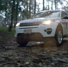 Land Rover + Cruz Roja