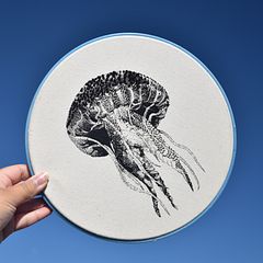 MEDUSA · DIBUJO CON HILO NEGRO